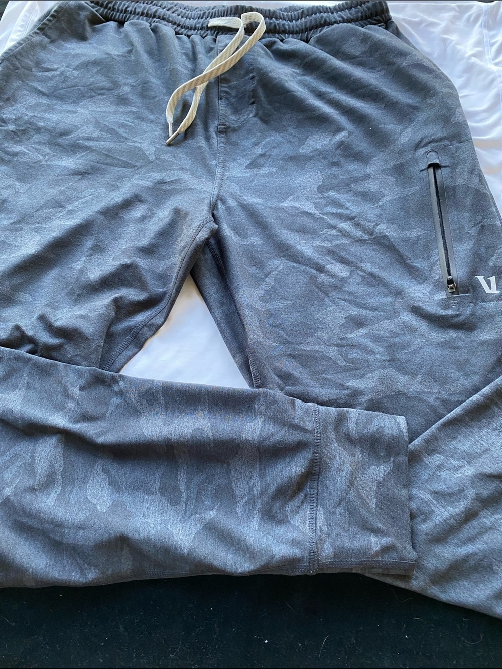 Vuori Men's Dark Gray Camouflage Jogger Pants.